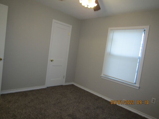 Building Photo - MOVE IN SPECIAL: $200 OFF THE FIRST MONTH'...