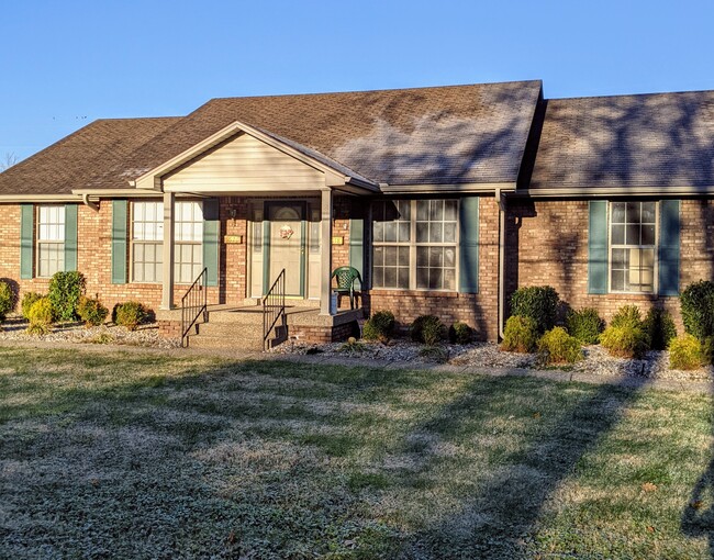 Primary Photo - 5618 Bruns Dr