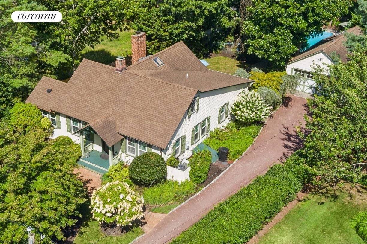 Building Photo - 414 Main St