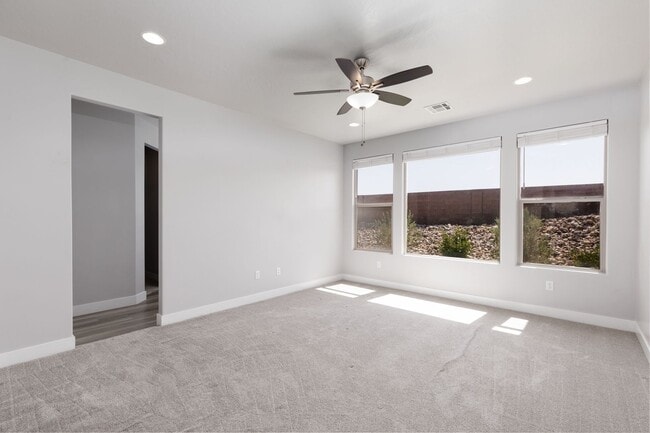 Building Photo - 6118 S Salix Wy