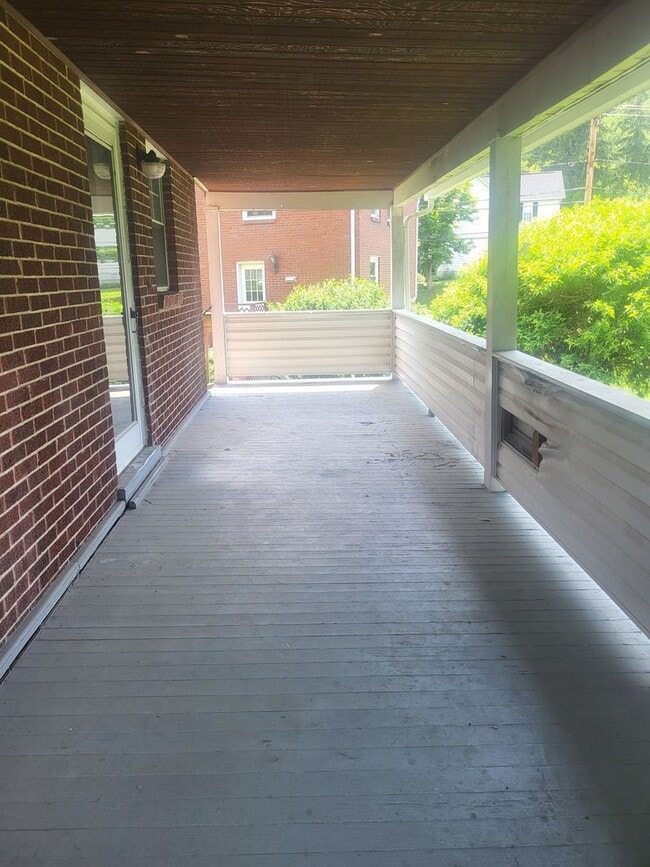 Building Photo - Beautiful 3 bedroom in Verona!