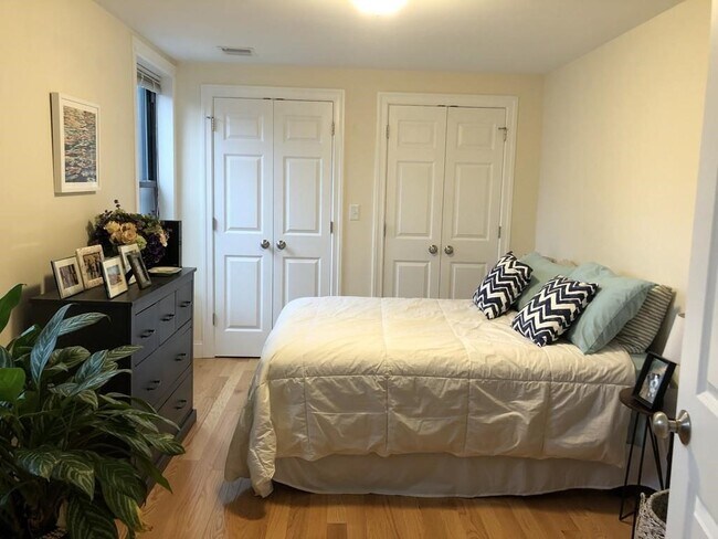 Building Photo - 90 White St