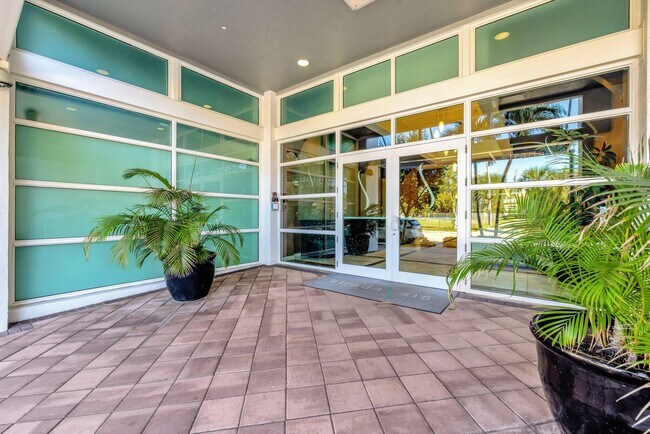 Building Photo - 315 NE 3rd Ave