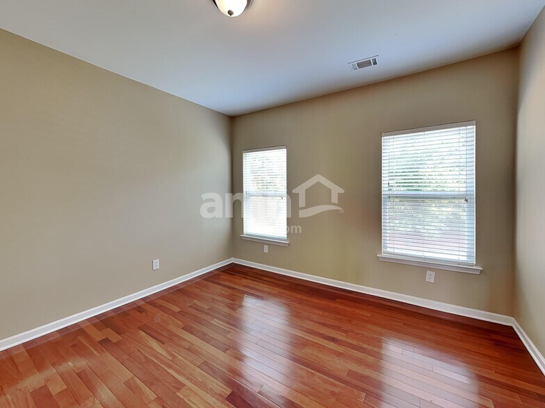 Building Photo - 1380 Grey Rock Way