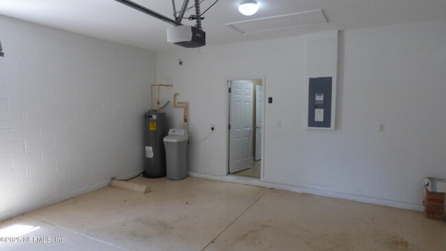 Building Photo - 3854 Silverpoint Ln