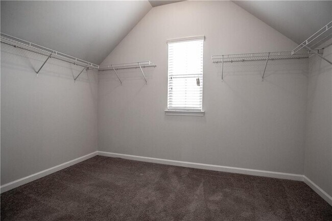 Building Photo - 5410 Mirror Lake Dr
