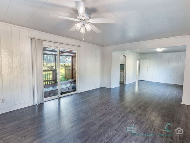 Building Photo - Beautiful River-View Home Near Downtown Warrenton