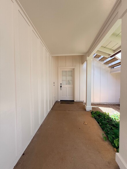 Building Photo - 92-1170-1170 Olani St