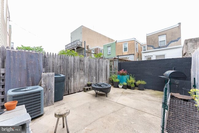 Building Photo - 2633 Almond St