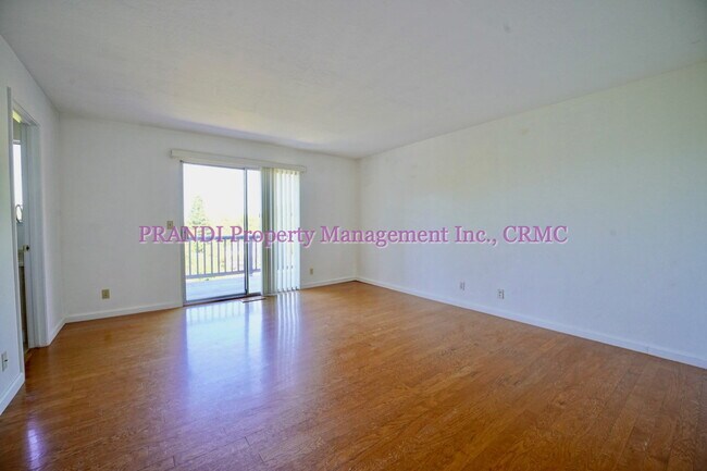 Building Photo - Private and Spacious Novato Home with 3 Ca...