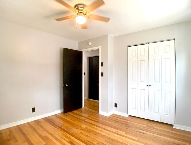 Building Photo - 313 Verdun Dr
