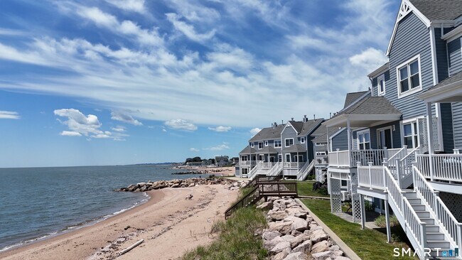 Building Photo - 72 Cosey Beach Ave