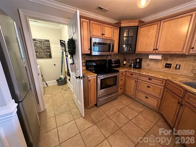 Building Photo - 1205 Torrence Cir