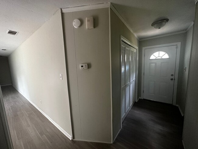 Building Photo - 2359 Claremont Ln