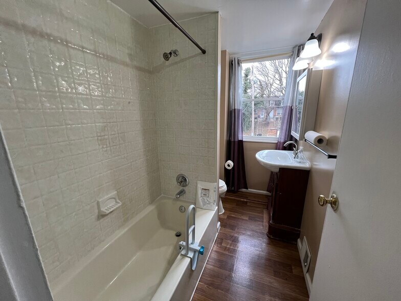 Building Photo - 7202 Sindall Rd