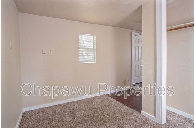 Building Photo - 526 Cooper St