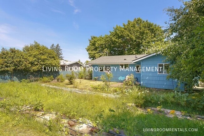 Building Photo - 11736 NE Eugene St