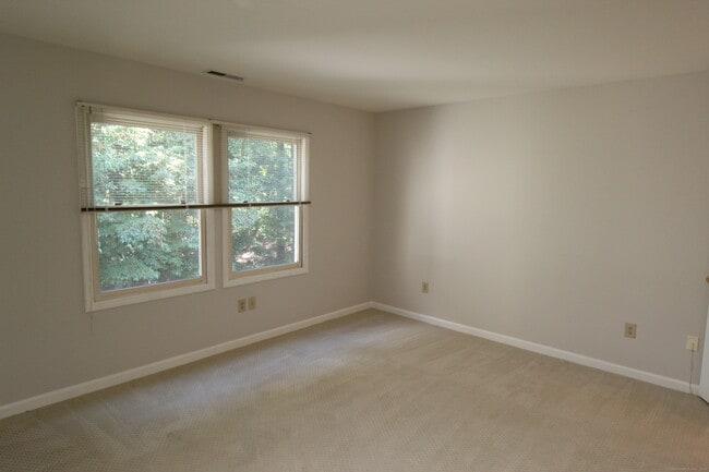 Building Photo - 42 Greystone