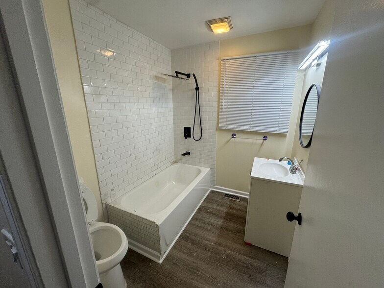 Building Photo - 508 Bounty Dr