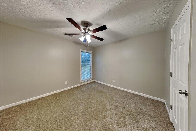 Building Photo - 215 Hersfeld Ct