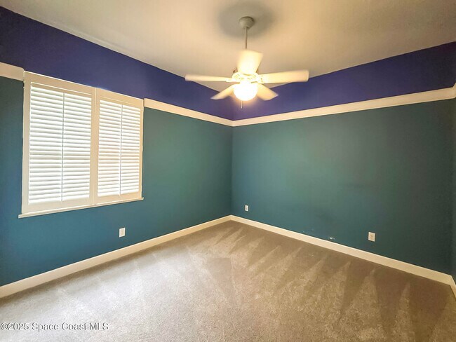 Building Photo - 949 SE Gardenbrook Ct