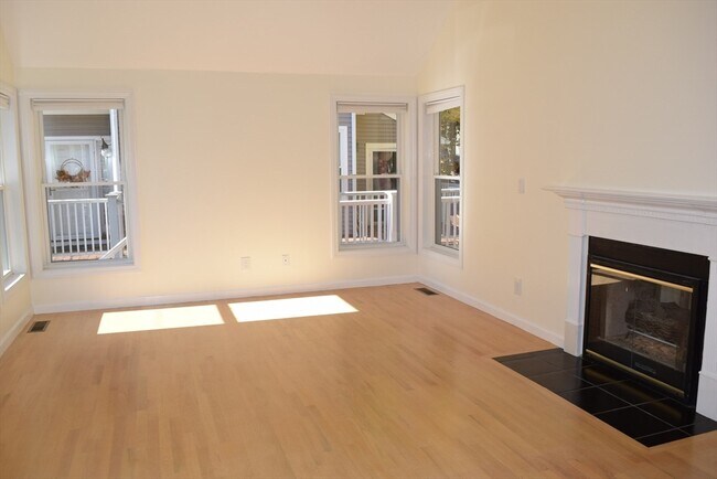 Building Photo - 5 Maple Ridge Dr