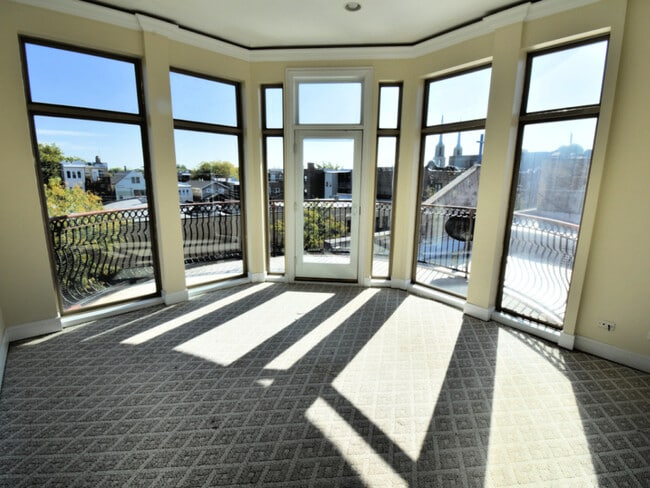 Building Photo - 4518 N Kedzie Ave