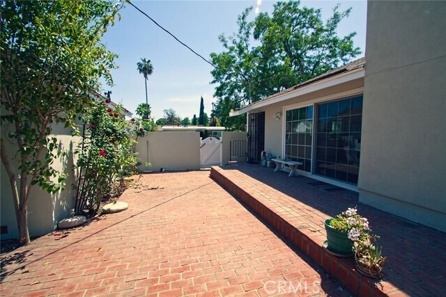 Building Photo - 5852 Babbitt Ave