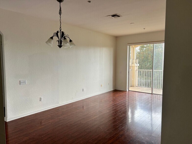 Building Photo - 6434 Cava Alta Dr