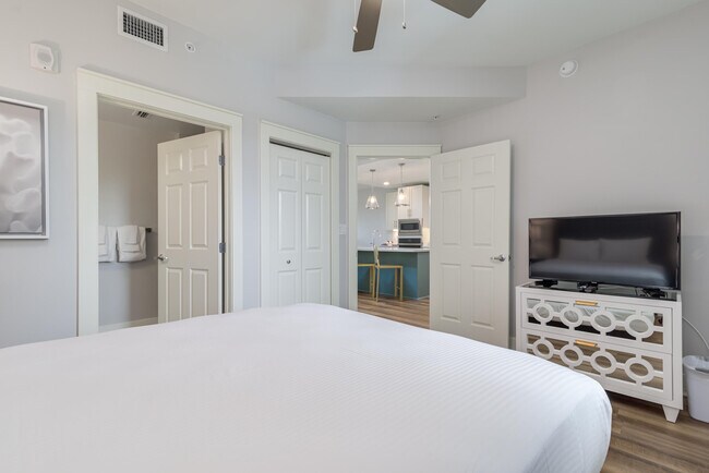 Building Photo - 9000 Heron Walk Dr