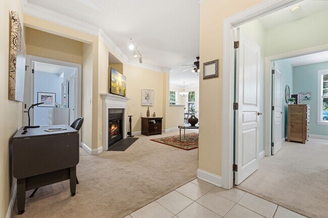 Building Photo - Fully Furnished  | Utilities Included | Flexible Lease Terms