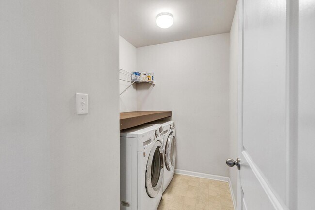 Building Photo - 50% off the  1st months rent with a big be...