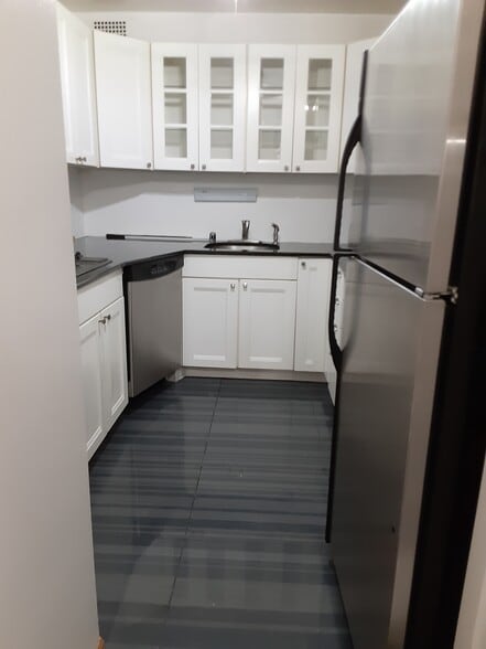 Kitchen - 4800 S Chicago Beach Dr