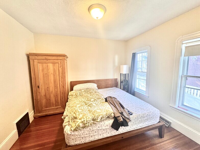 Building Photo - 99 Kidder Ave