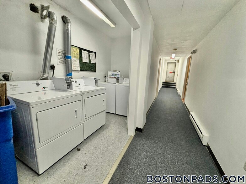 Building Photo - 111 Norway St