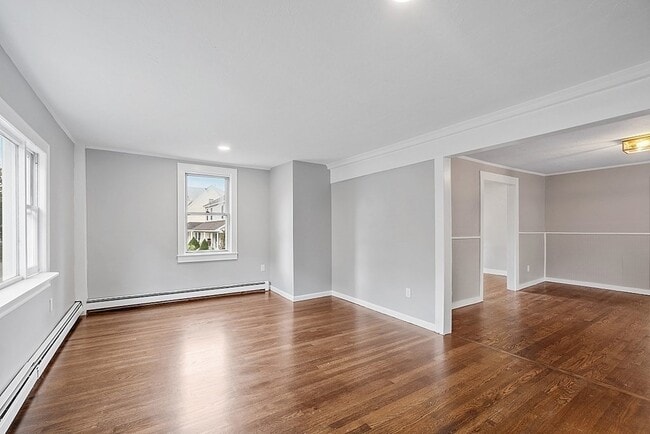 Building Photo - 18 1st St