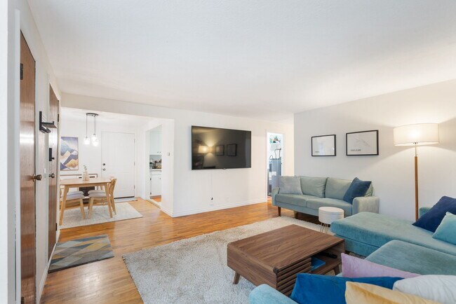 Building Photo - 7414 SE Ogden St