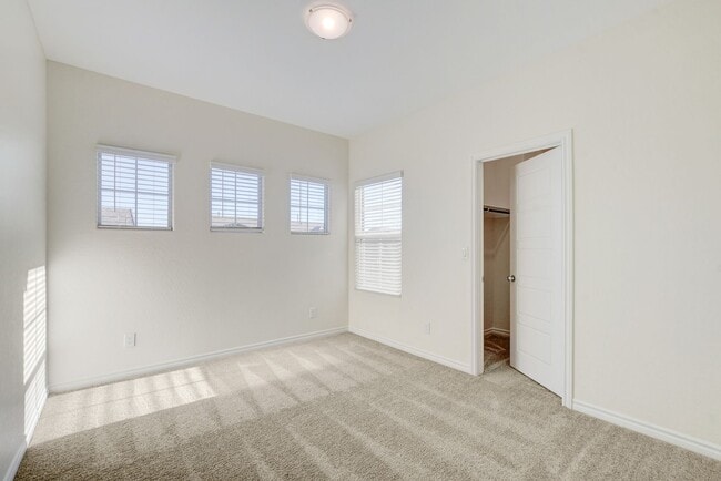 Building Photo - 4 Bedroom Townhouse in Tule Springs Coming Soon!