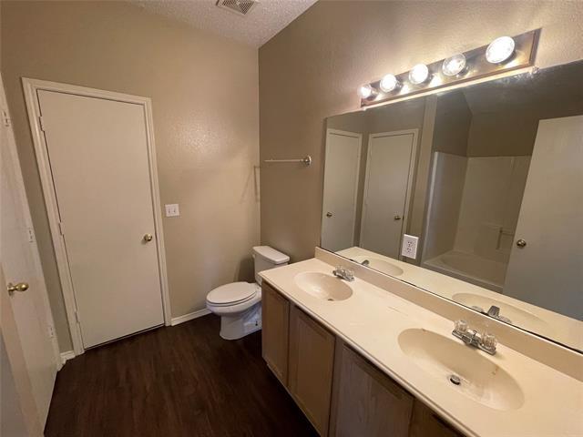 Building Photo - 1502 Parrot Ct