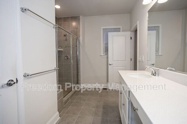 Building Photo - 17137 Branched Oak Rd