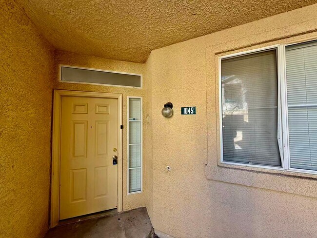Building Photo - 5155 W Tropicana Ave