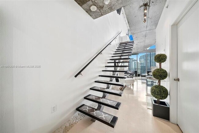 Building Photo - 690 SW 1st Ct