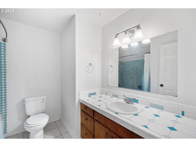 Building Photo - 6060 SW 170th Ave