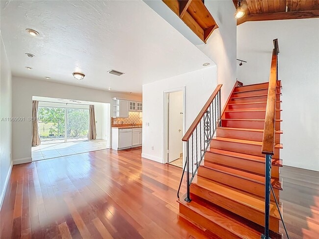 Building Photo - 2133 N 14th Ave