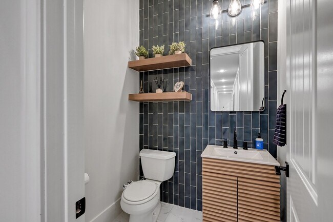 Building Photo - 15937 Stagecoach Rd