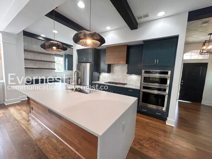 Building Photo - 841 Uinta Way