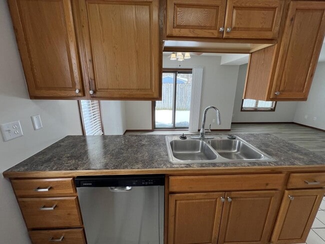 Building Photo - 2210 18th Ave SE