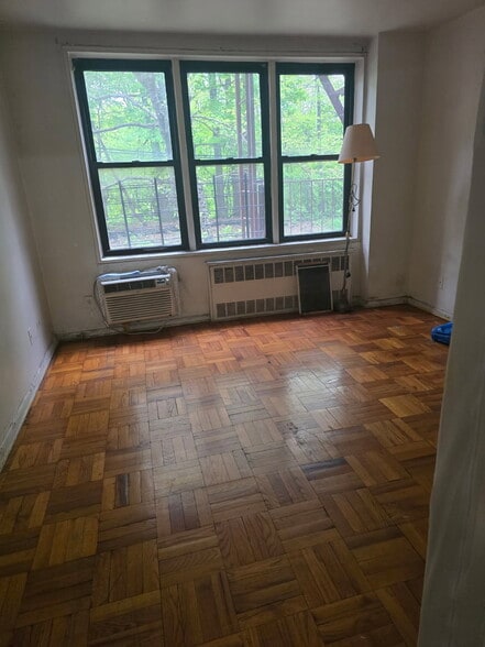 Building Photo - 41-42 73rd St
