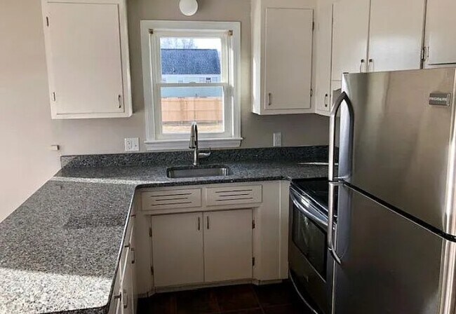 Building Photo - 27 Campbell Dr