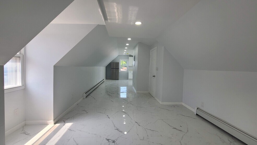 Building Photo - 213 Fowler Ave